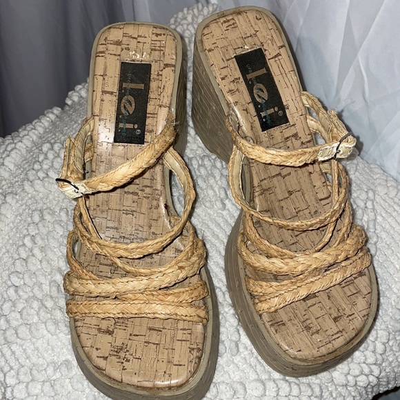 Y2K Chunky Platform Sandals - Picture 5 of 9